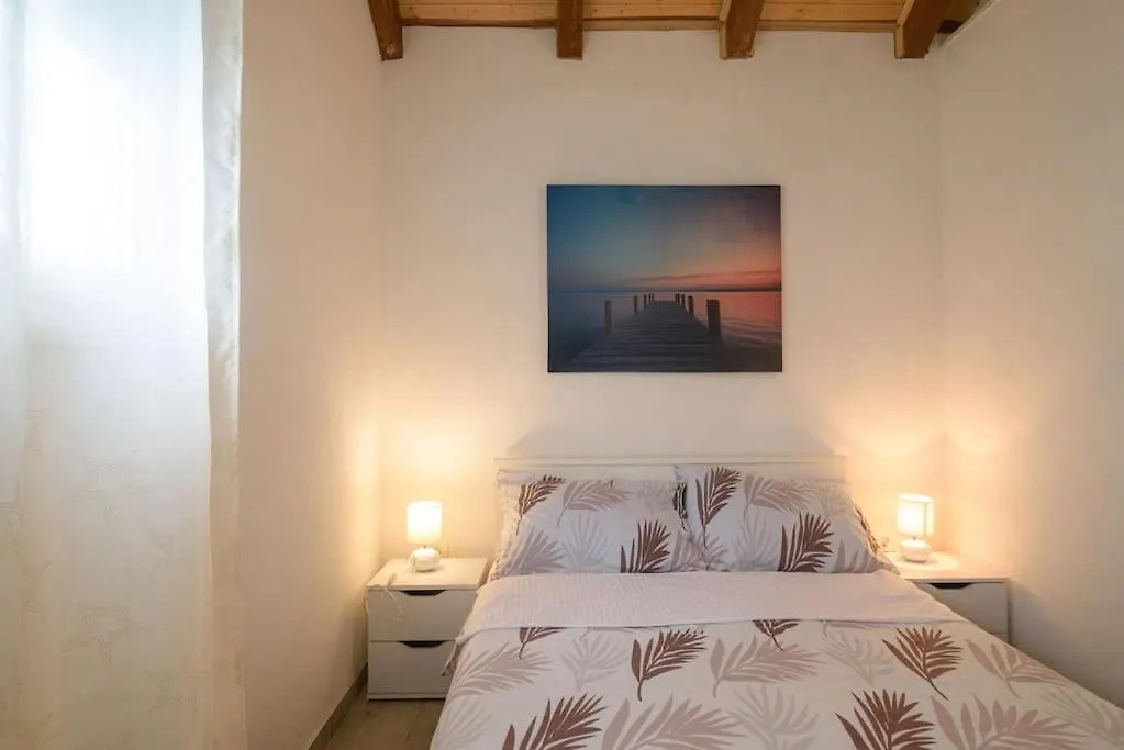 Lovely Bungalow With Parking,Garden And Bbq Kastela